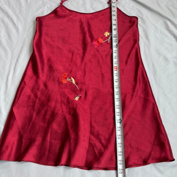 Satin and Beaux Red Satin Embroidered Nightgown Sleep Dress Medium Floral Y2K - Picture 7 of 8